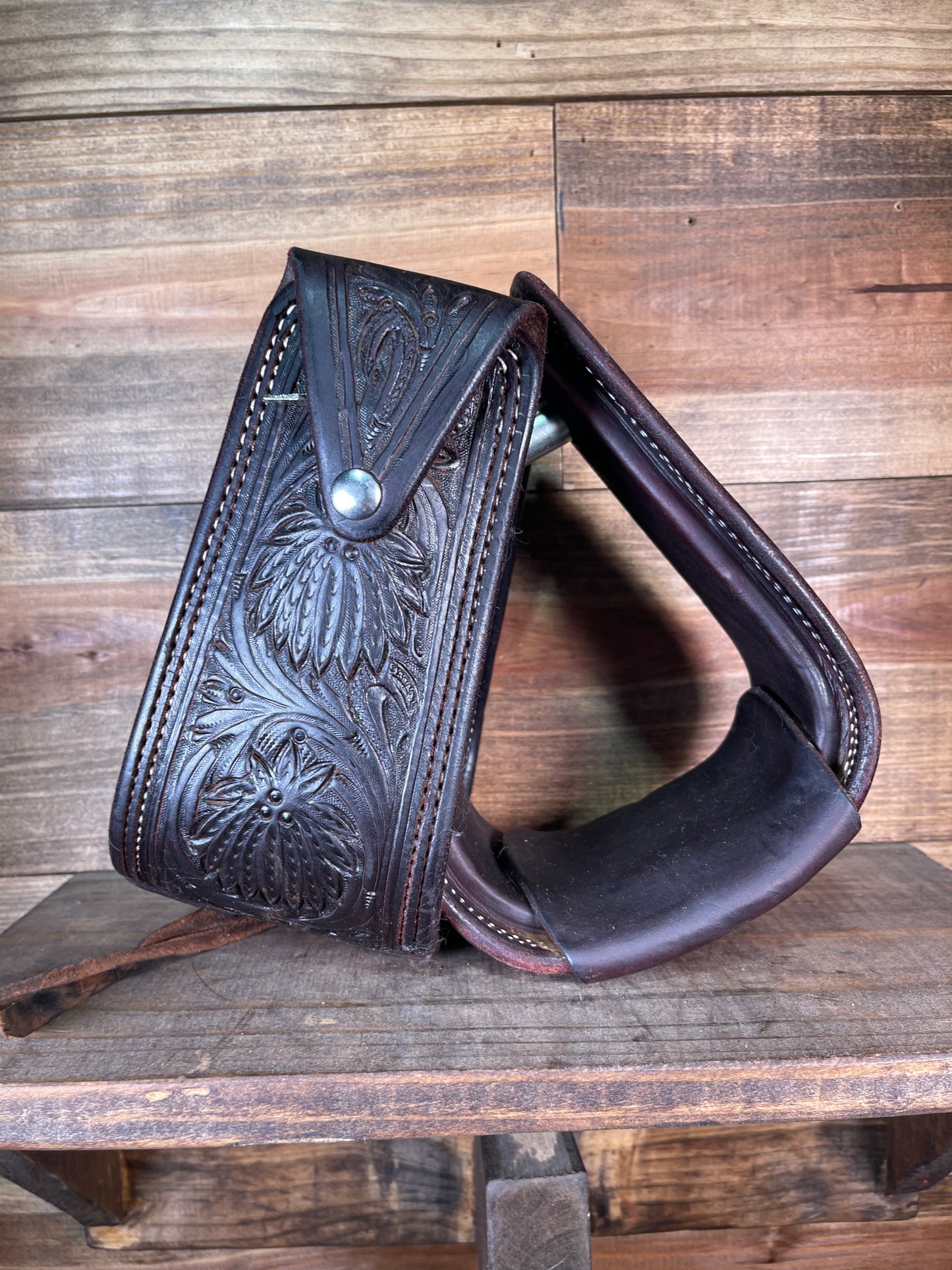 Stirrup Tooling #11 Chocolate Oiled