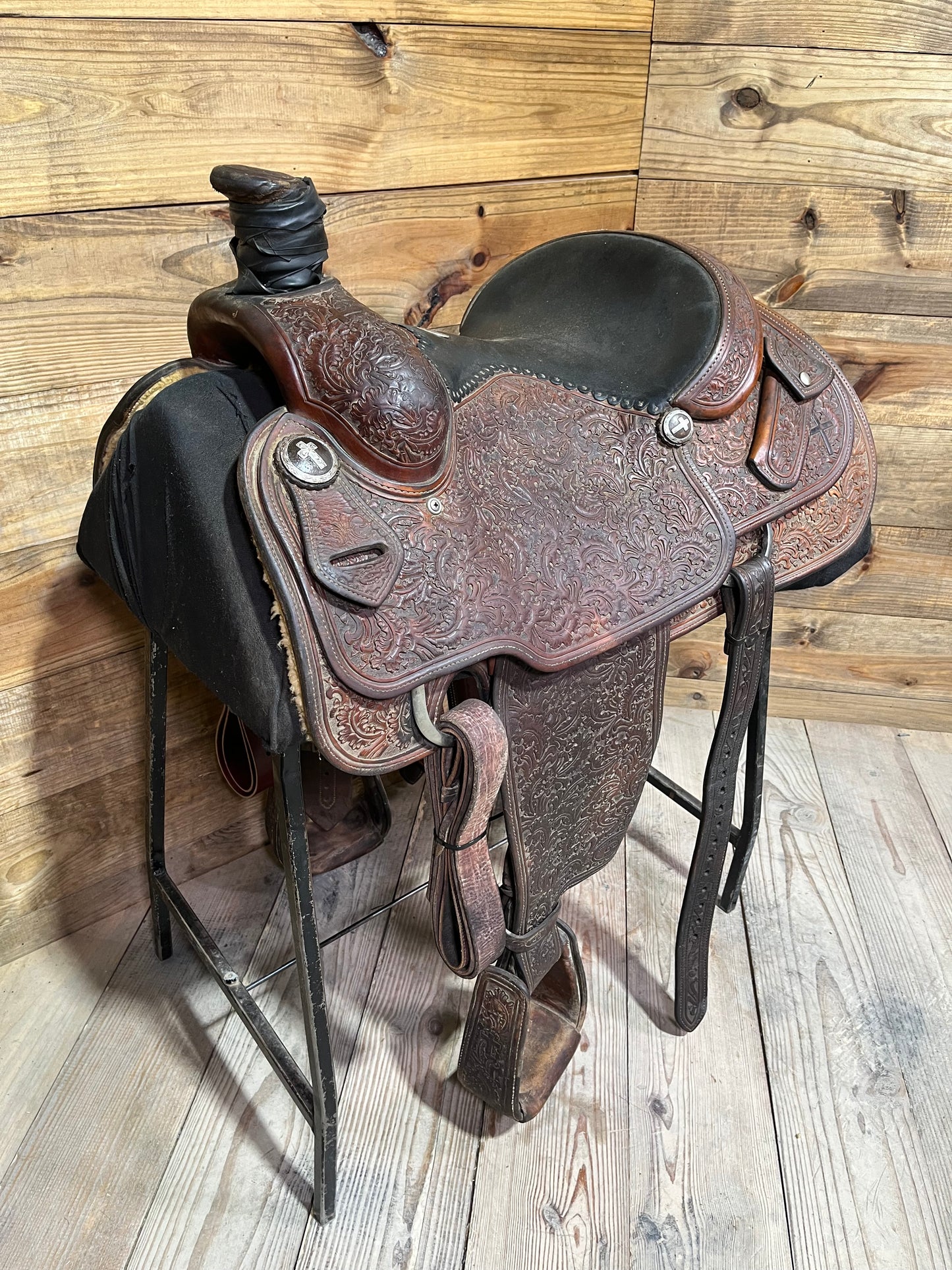 15” Trophy Tack Roper ISUSED2376