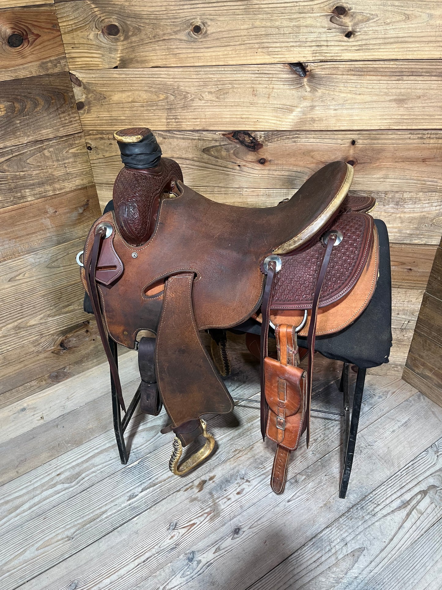 17” 4t Ranch Saddle ISUSED2381