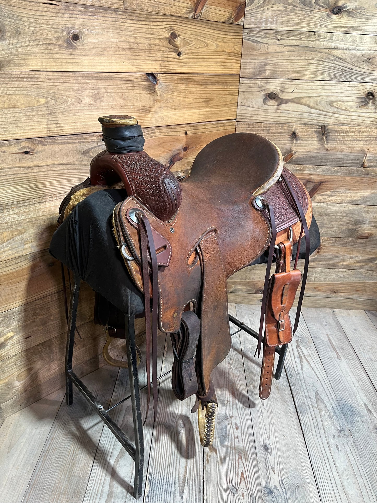 17” 4t Ranch Saddle ISUSED2381
