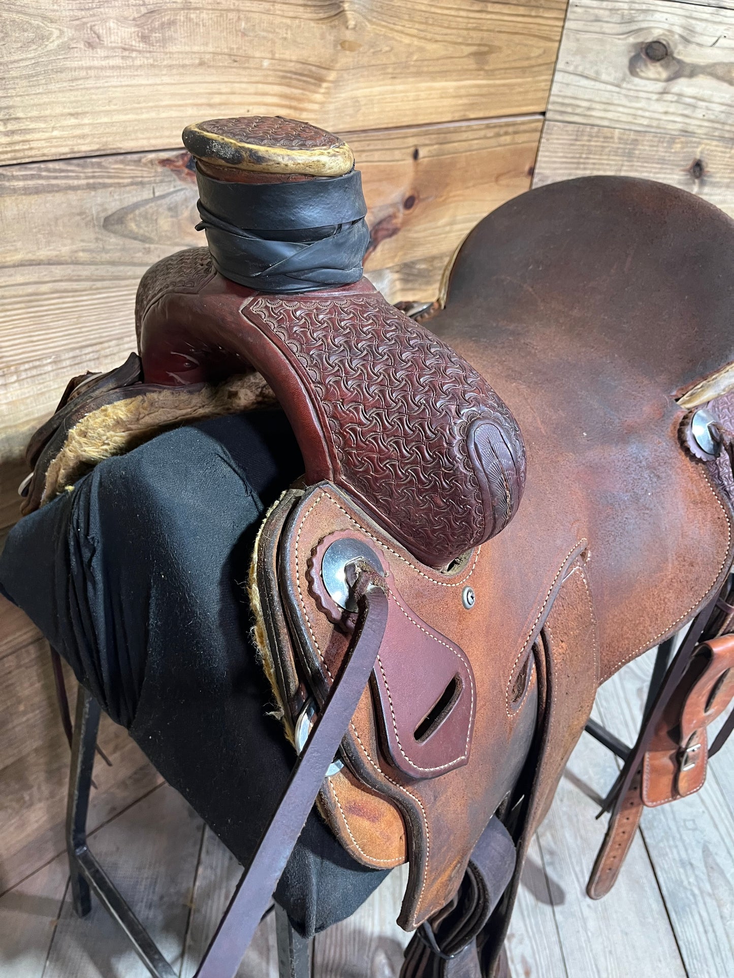 17” 4t Ranch Saddle ISUSED2381