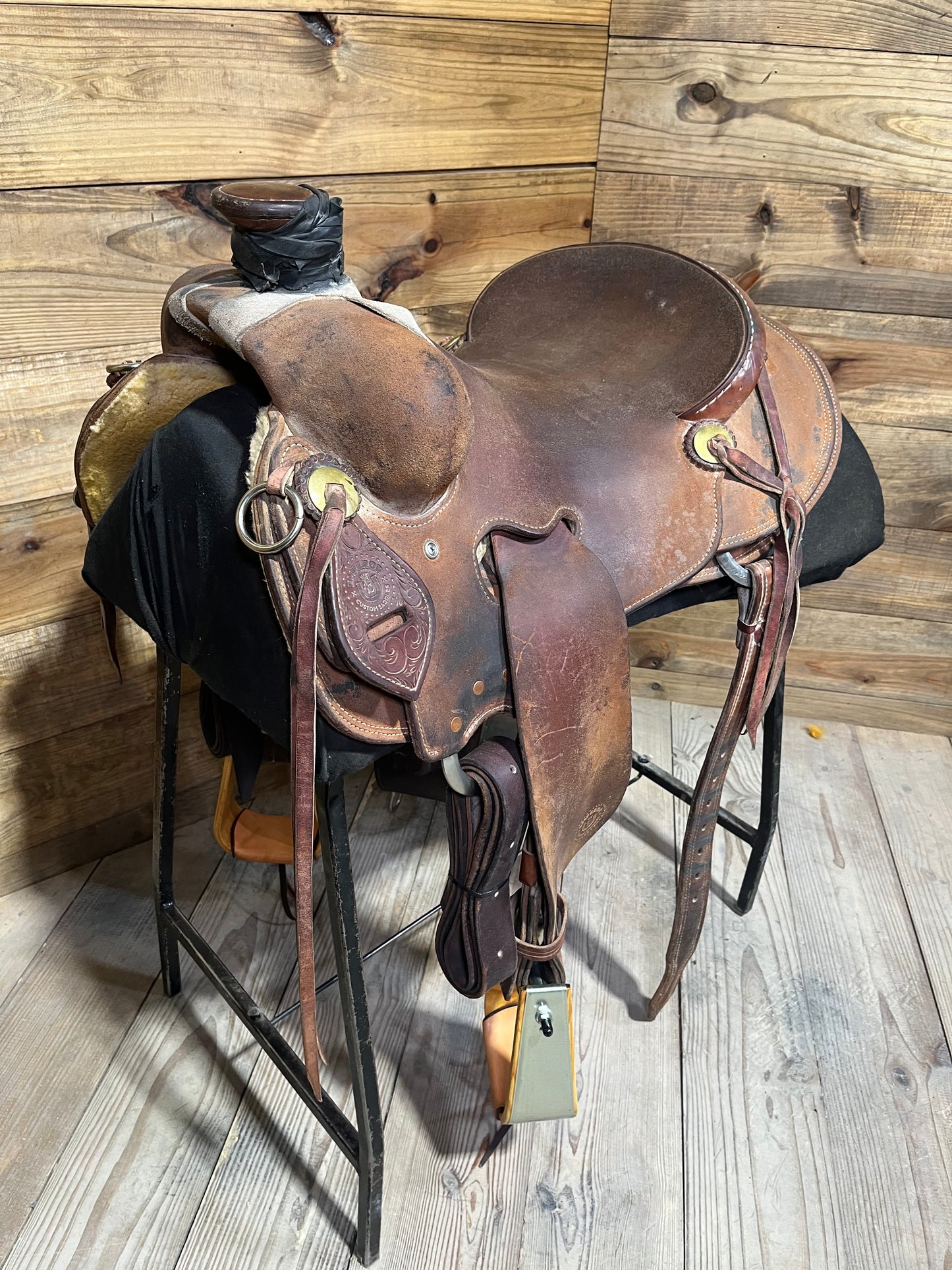 15 1/2" Emperor Ranch Saddle ISUSED2400