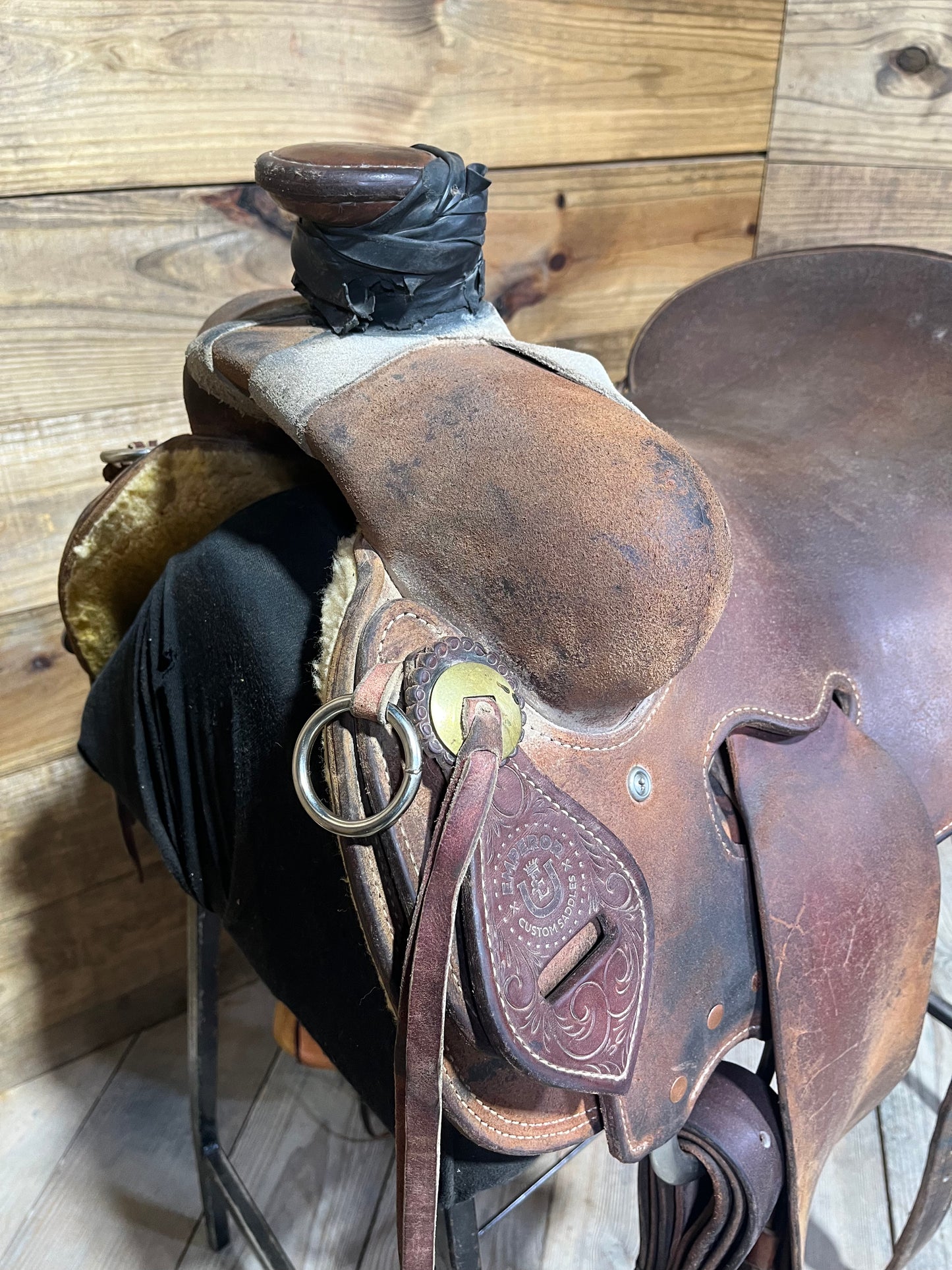 15 1/2" Emperor Ranch Saddle ISUSED2400