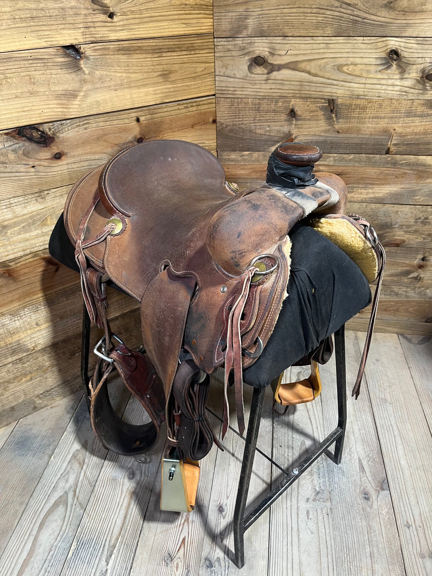 15 1/2" Emperor Ranch Saddle ISUSED2400