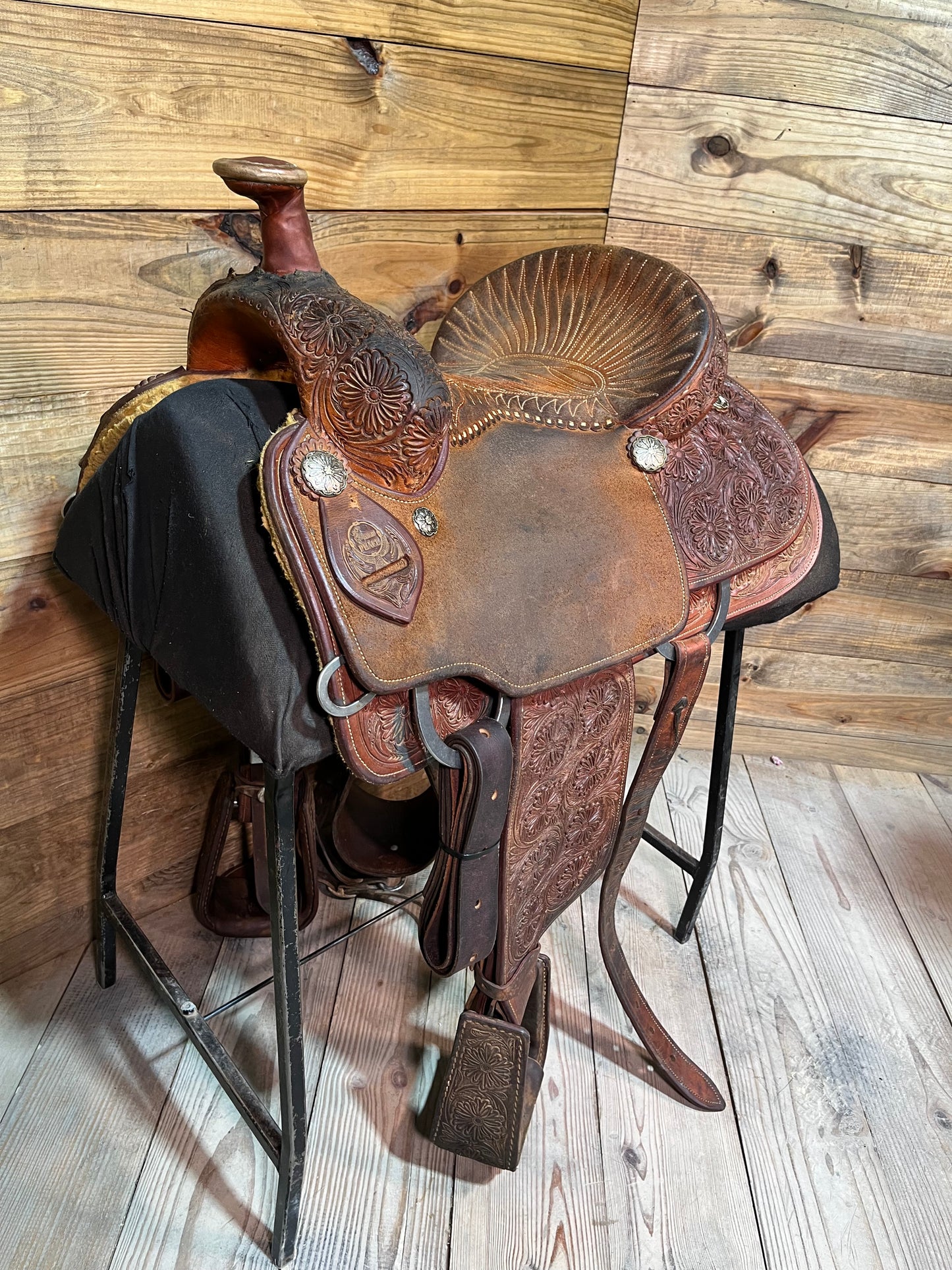 15” Saddles Peace Roper ISUSED2425