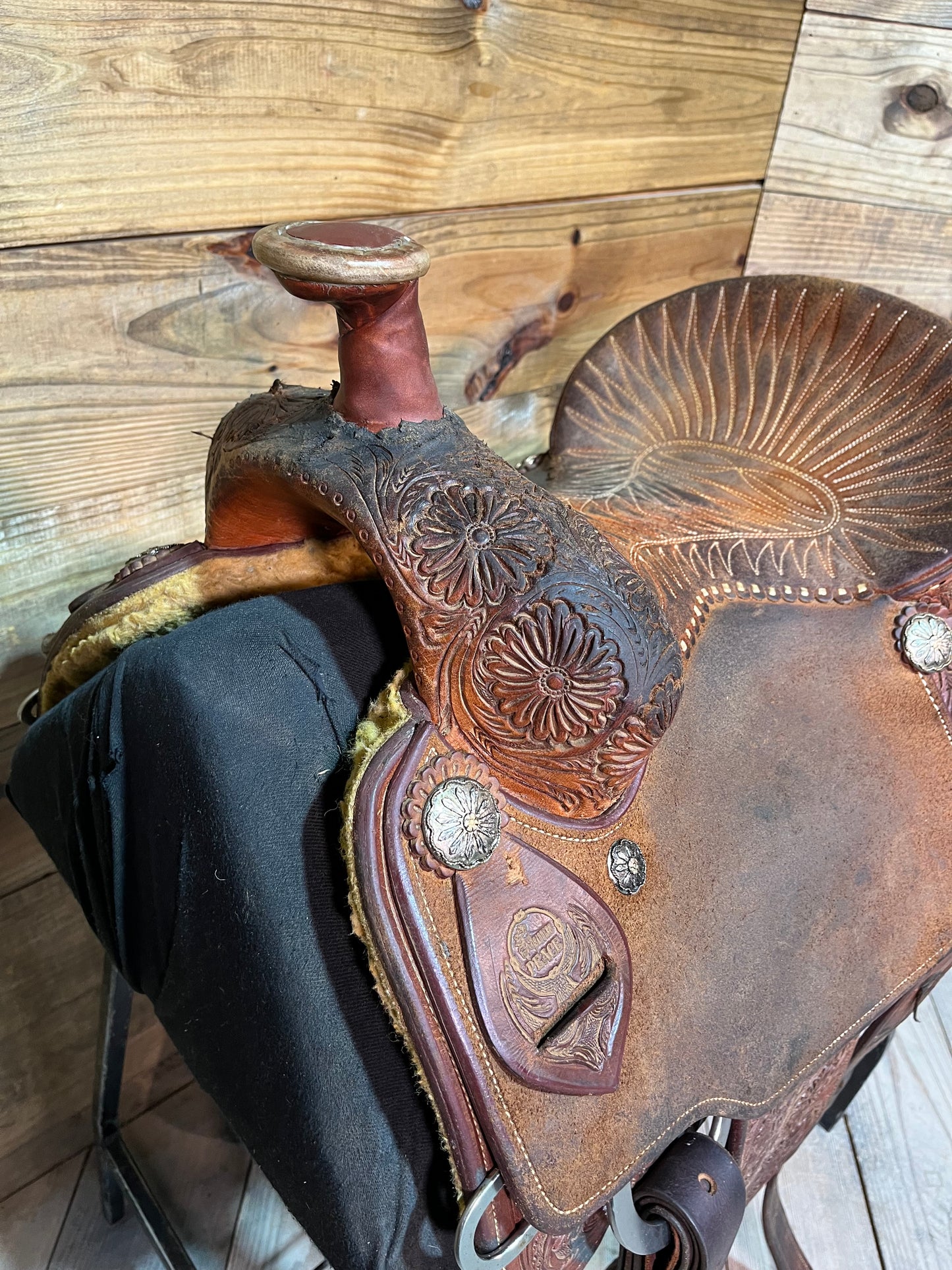 15” Saddles Peace Roper ISUSED2425