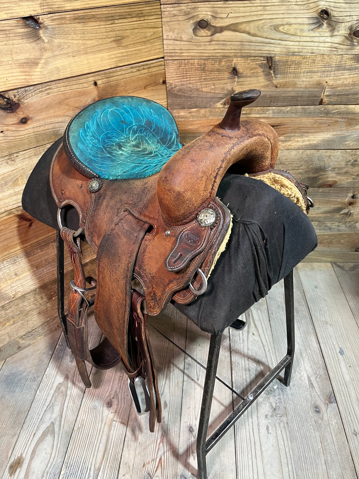14 1/2” Cowpuncher Barrel Saddle ISUSED2437