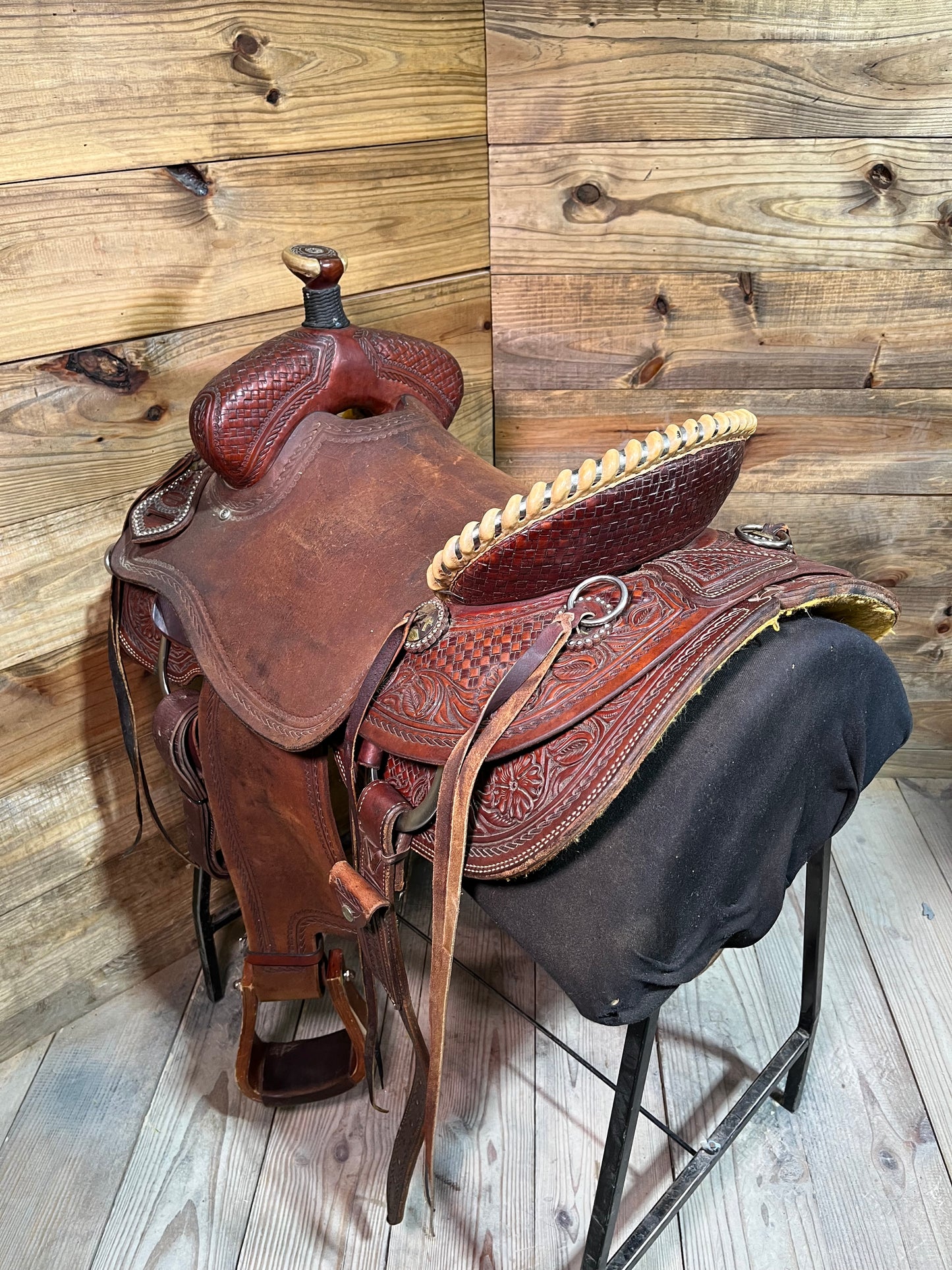 17 1/4” B.F. Smith & Son Ranch Saddle ISUSED2442