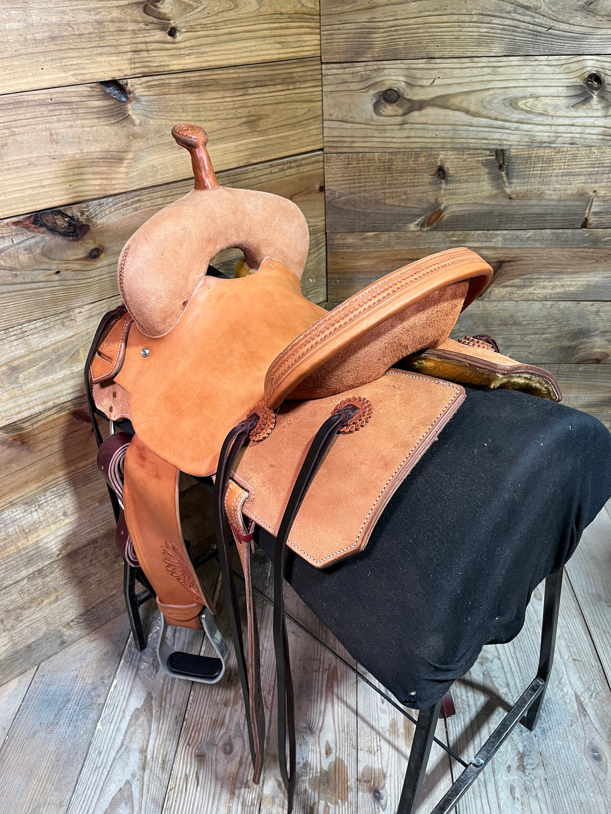 14 1/4” Cowboy Custom Barrel Saddle ISCC048