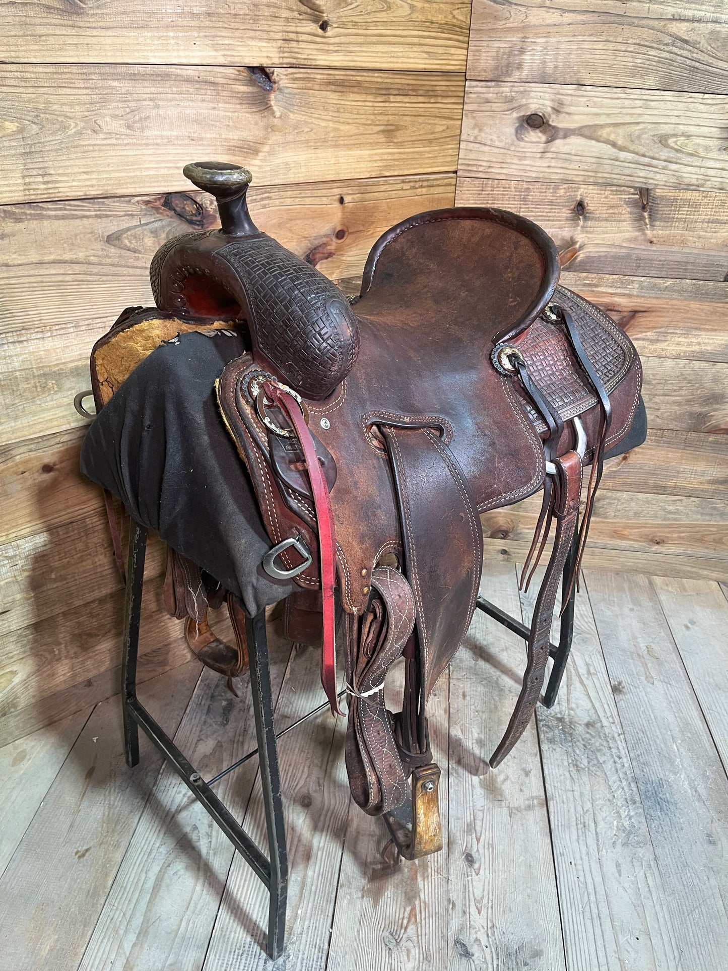 Robert Teskeys Ranch Saddle ISUSED1856