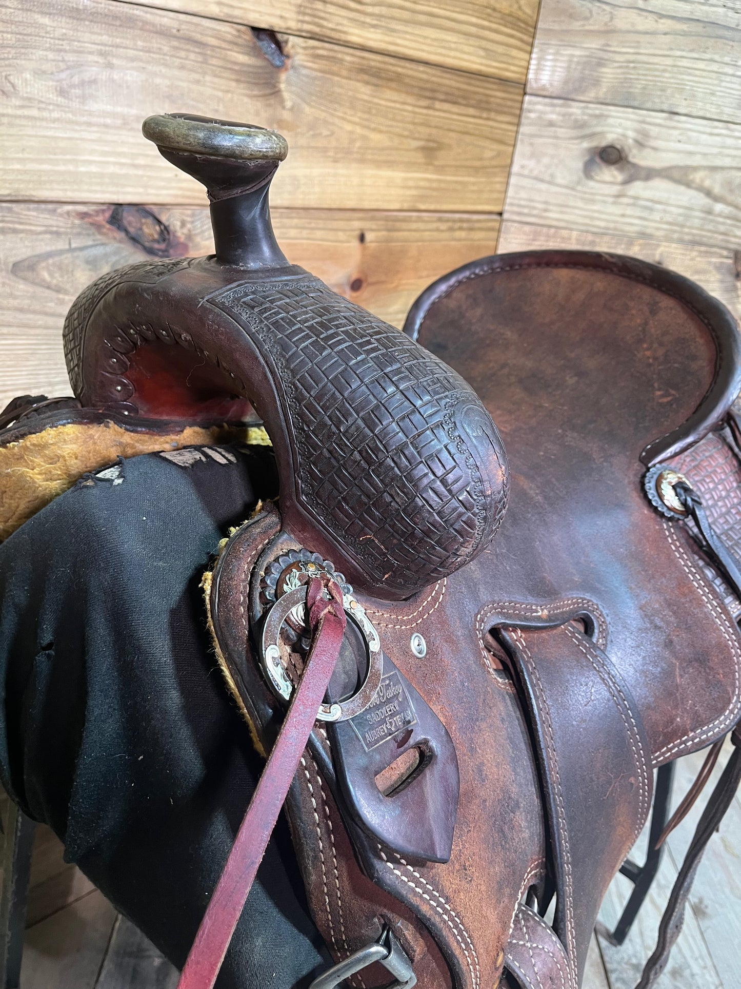 Robert Teskeys Ranch Saddle ISUSED1856