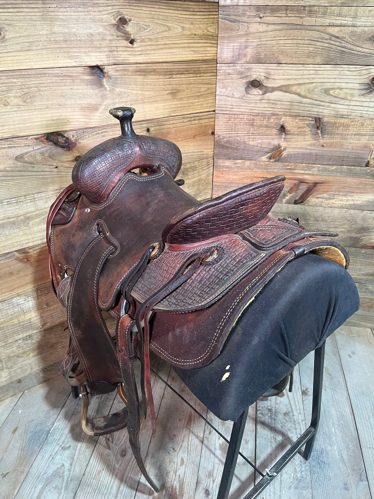 Robert Teskeys Ranch Saddle ISUSED1856