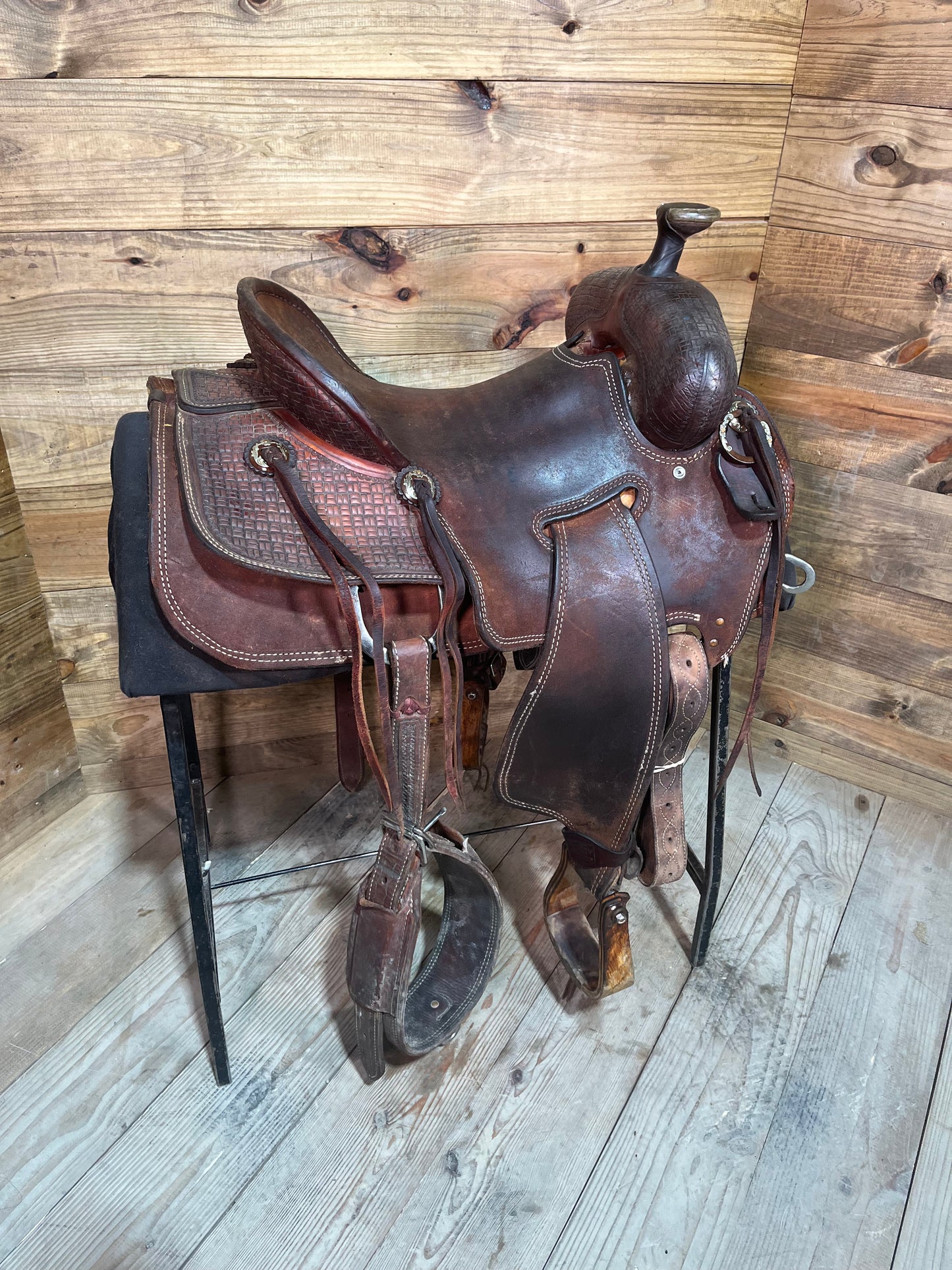 Robert Teskeys Ranch Saddle ISUSED1856