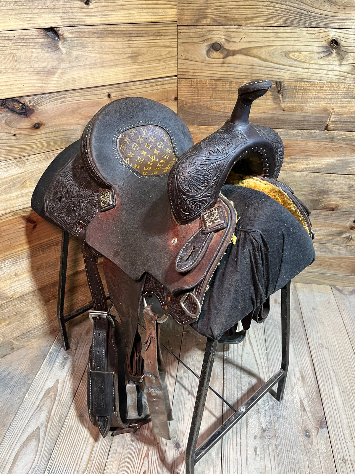 13 1/4” Trent Ward Platinum Barrel Saddle ISUSED2505