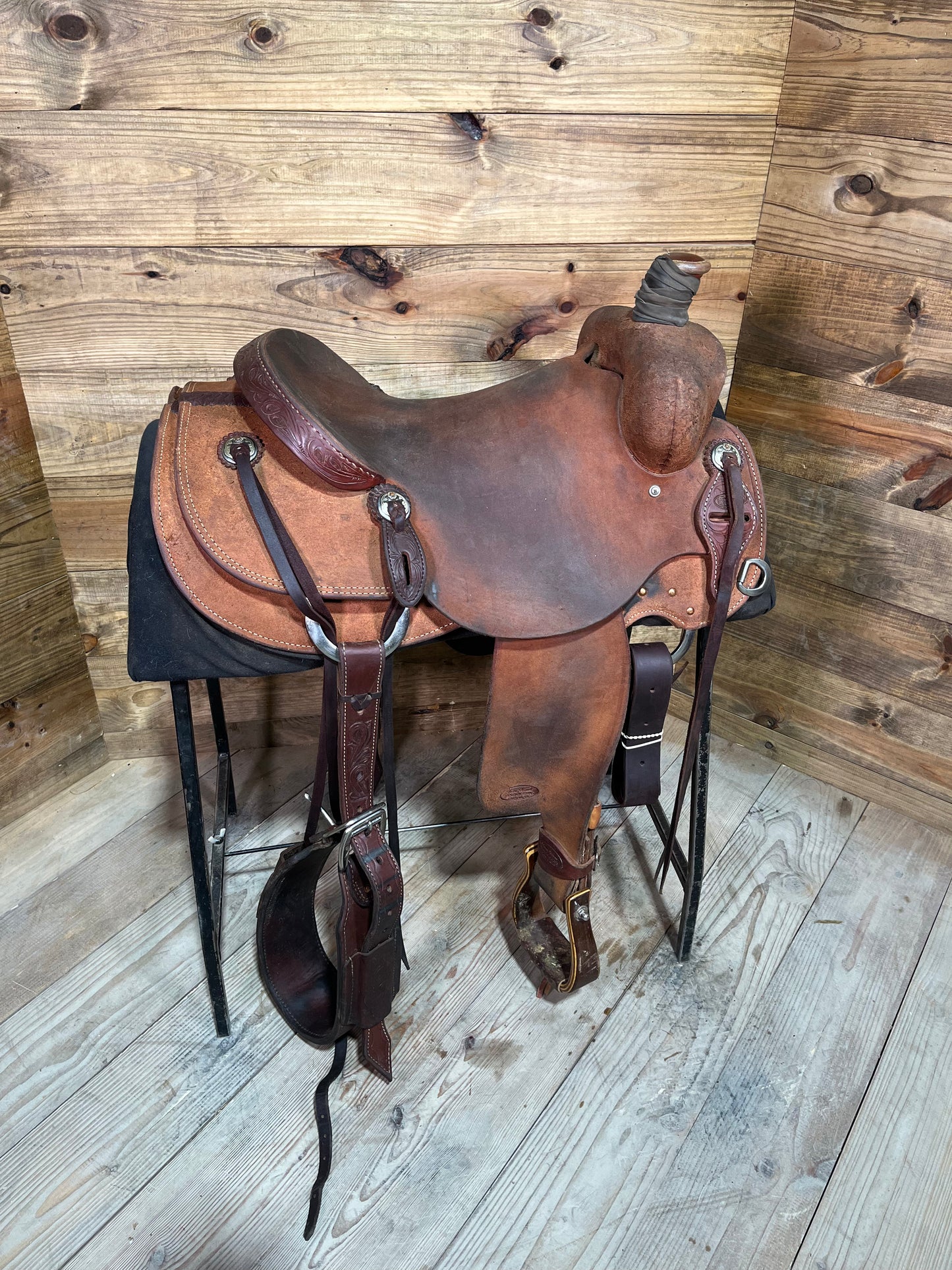 Trent Ward Tucson Ranch Saddle ISUSED1888