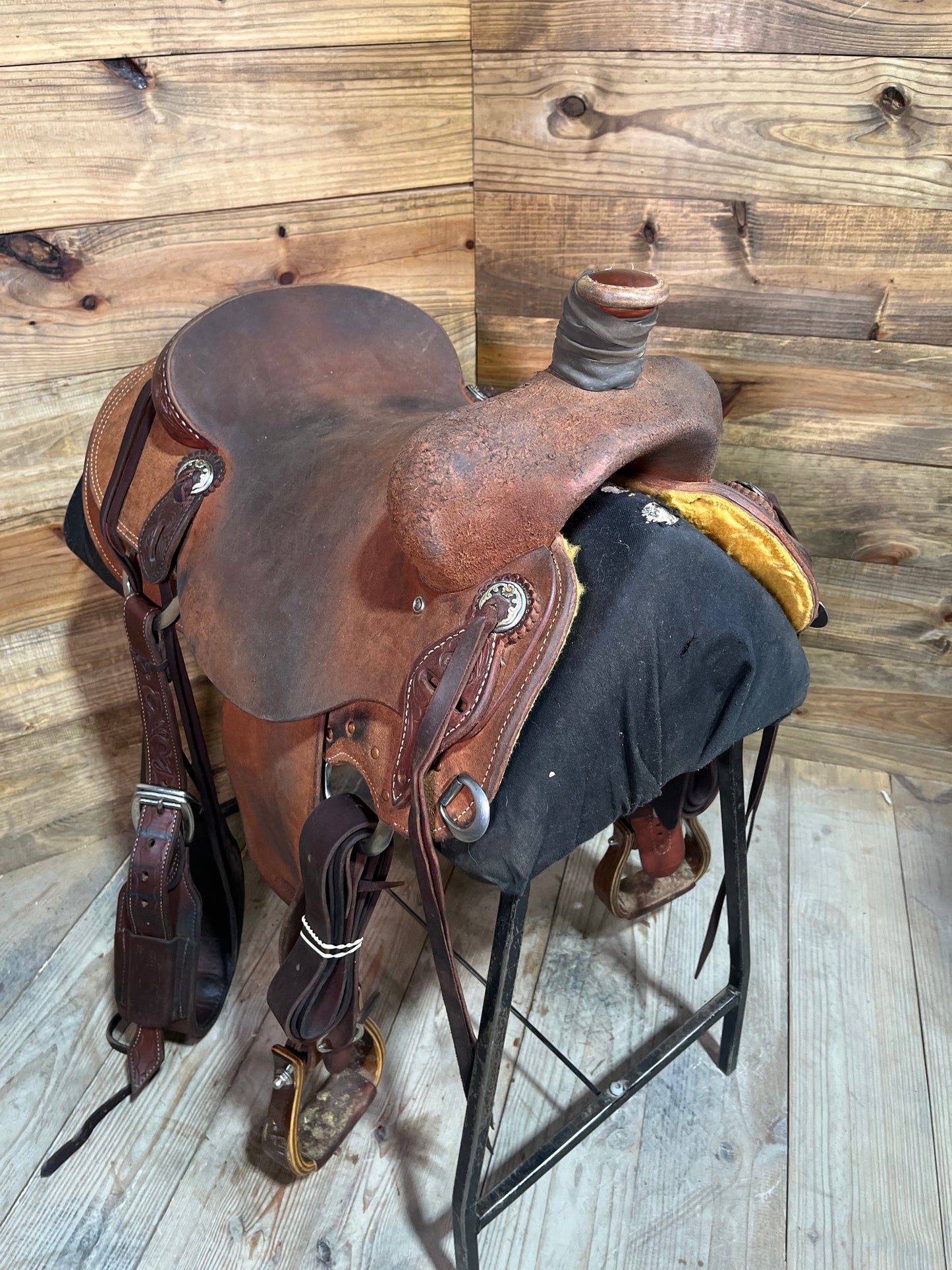 Trent Ward Tucson Ranch Saddle ISUSED1888