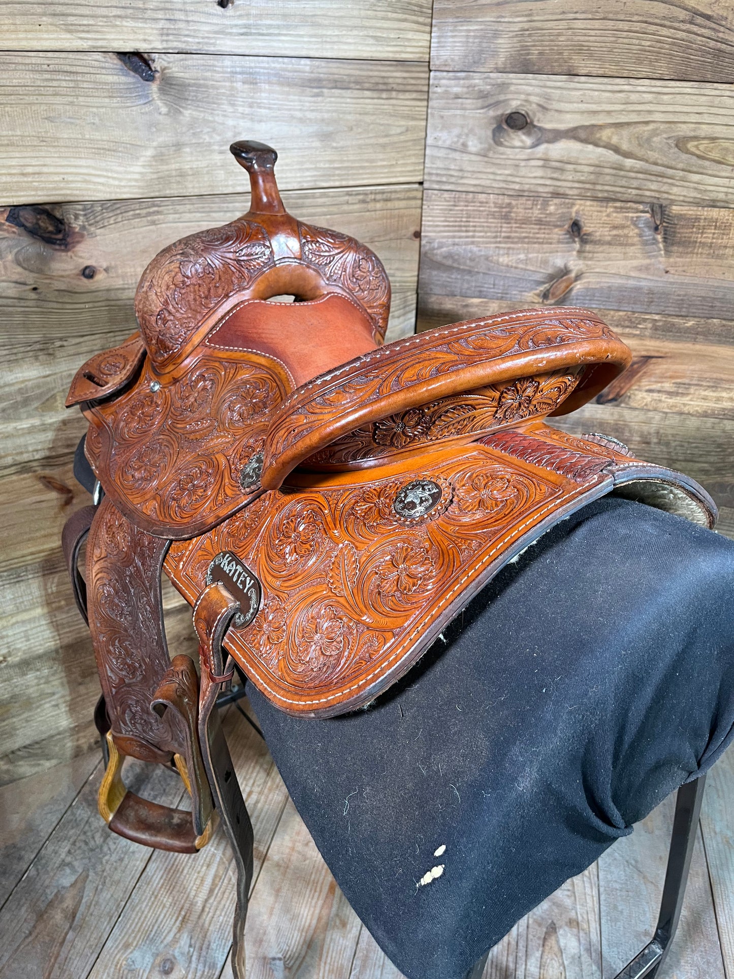 Coats Barrel Saddle ISUSED1257