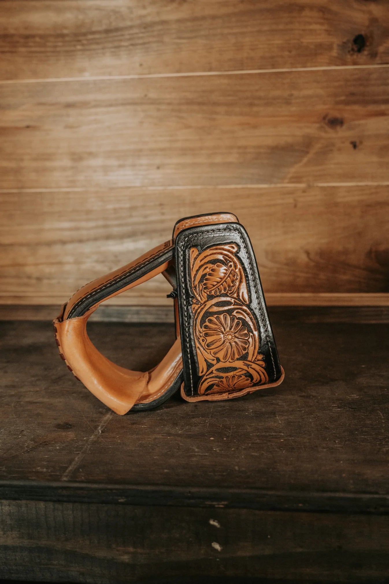 Youth Stirrup Tooling #8 Black Dyed