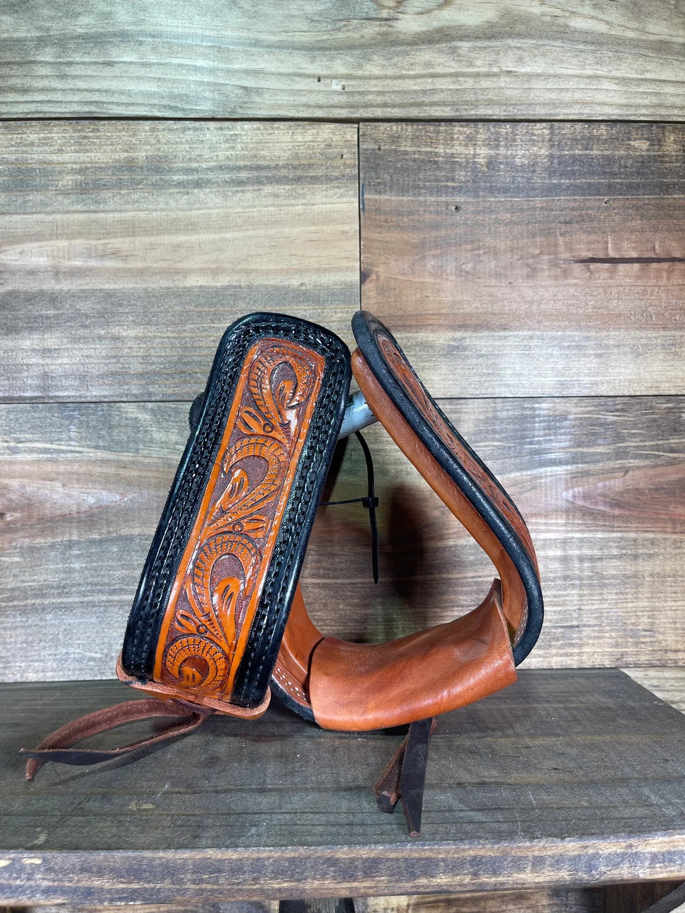 Youth Stirrup Tooling Paisley Black Dyed